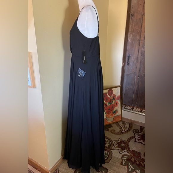 LULU's Size XL Black-Tie Gown Flowing Maxi V-Neck Fitted Top Flowing Skirt NEW - Picture 9 of 12